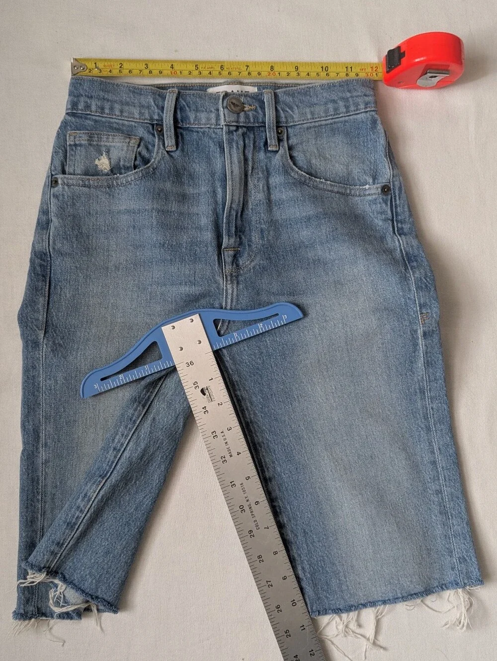 FRAME Le Vintage Bermuda Denim Shorts Medina Light Wash 23